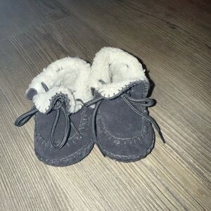 Cozy Gray Baby Booties moccasins 0-3 Month Baby Leather Upper